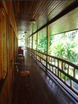Miss Junies Lodge Тортугеро Экстерьер фото